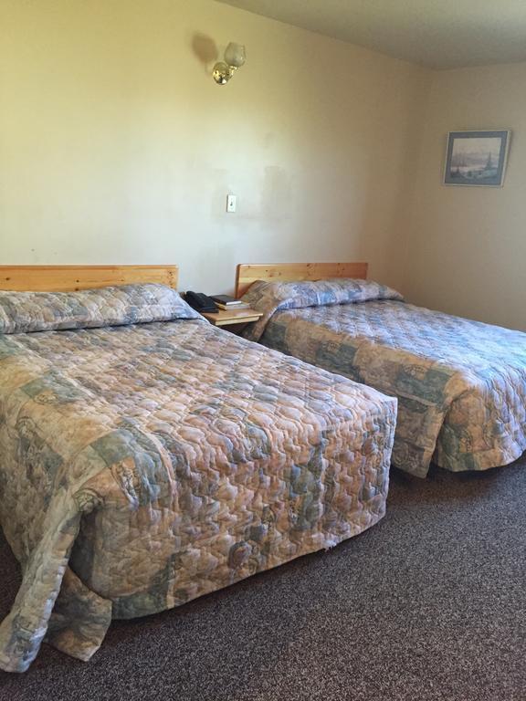 Wakiki Motel&Lounge Meadow Lake Ruang foto